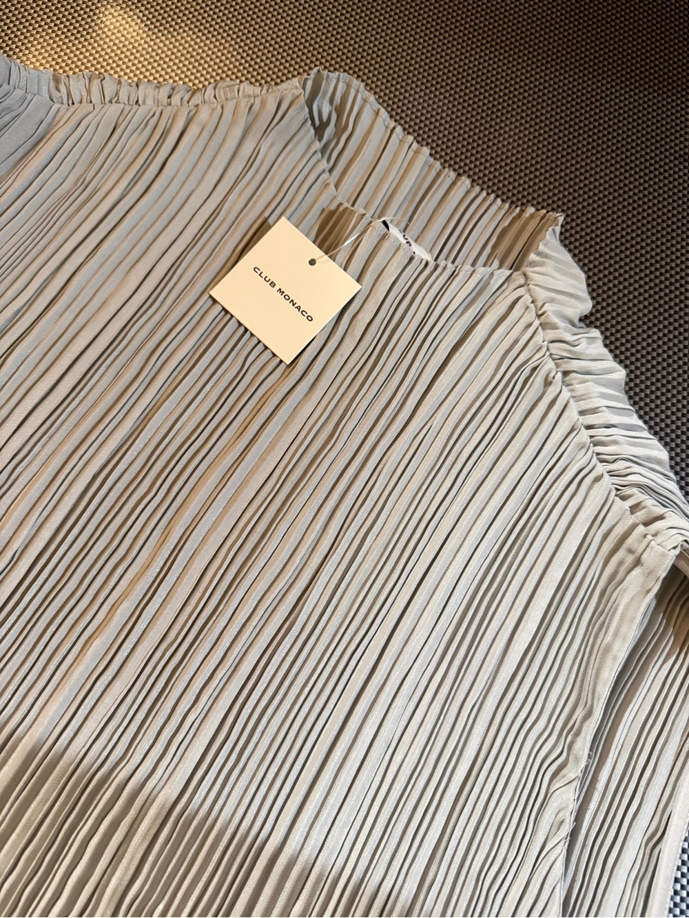 NWT Club Monaco Light sage green Pleated Midi top in size Small